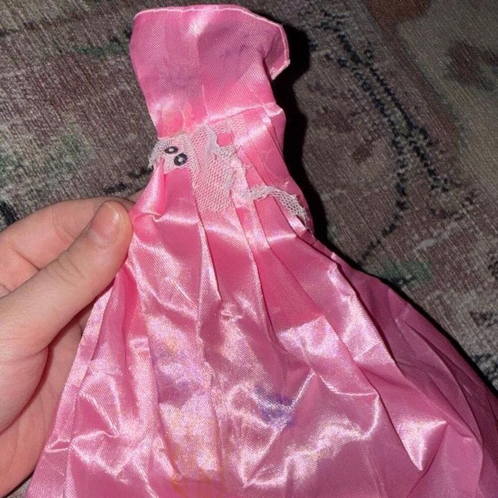 Barbie Pink Dolls-accessories